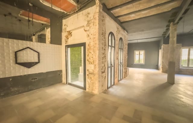 2 bedroom Commercial for rent in Centro, Elche / Elx - € 2,000 (Ref: 9301548)