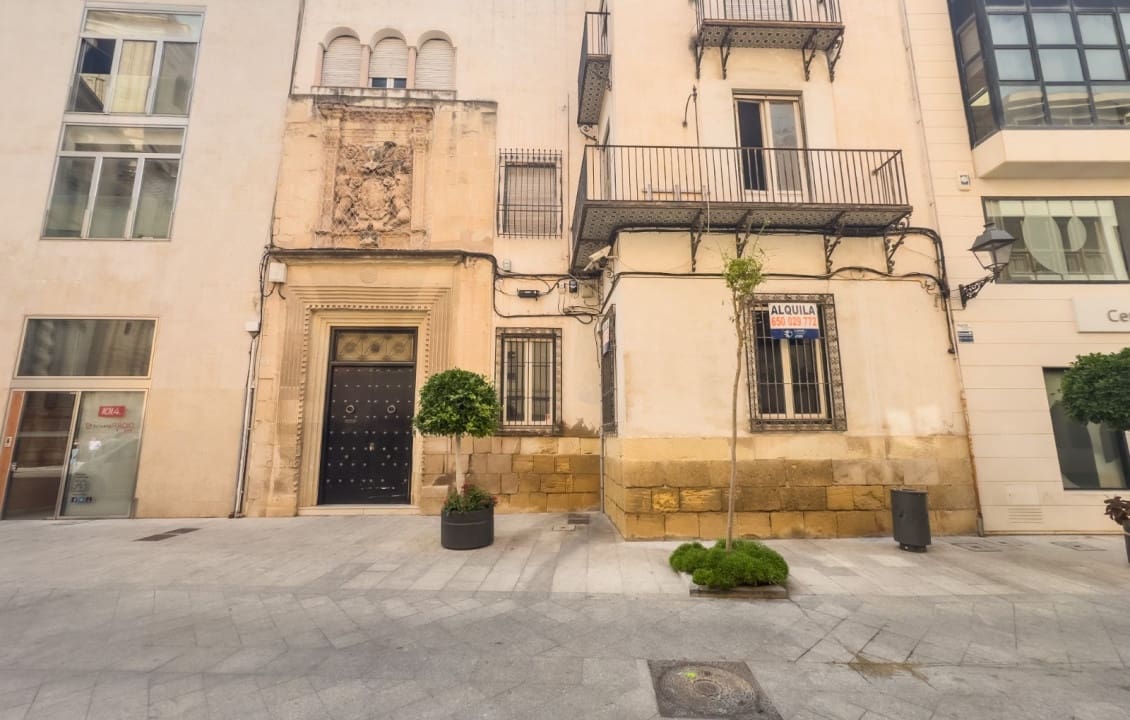 2 bedroom Commercial for rent in Elche / Elx - € 2,000 (Ref: 9301548)