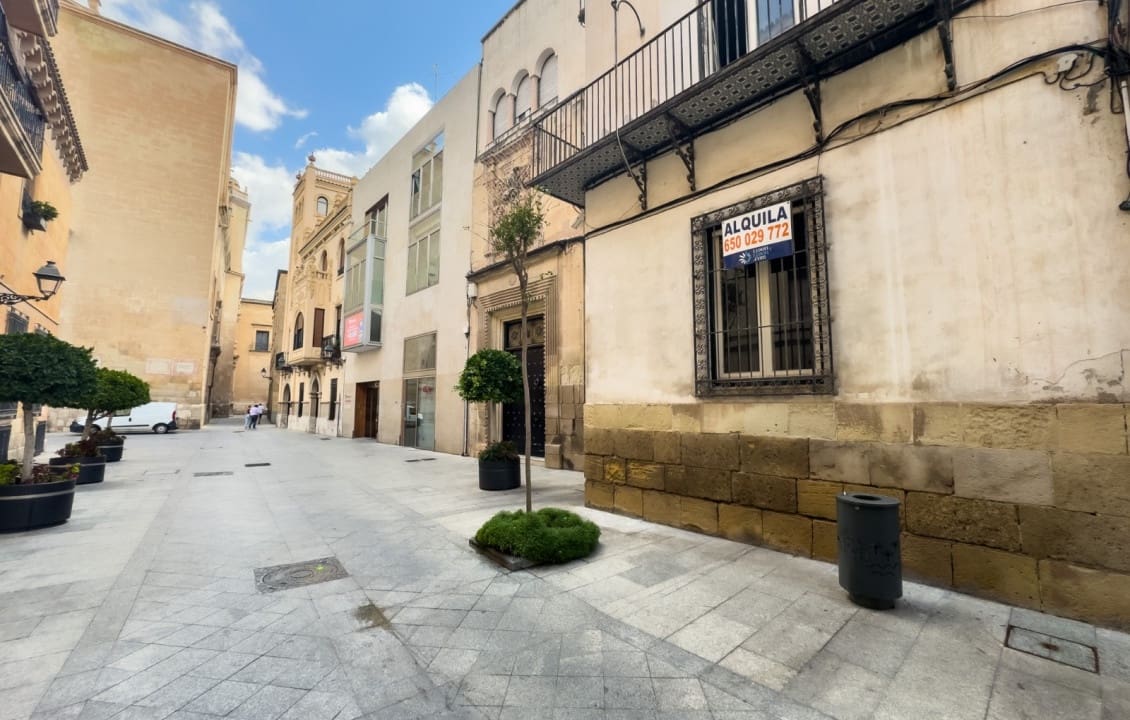 2 bedroom Commercial for rent in Elche / Elx - € 2,000 (Ref: 9301548)
