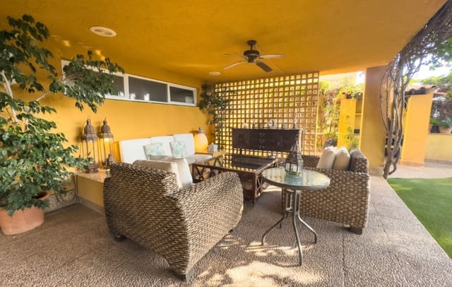 Chalet de 4 habitaciones en Calas Santa Pola Este, Santa Pola en alquiler vacacional - 2.000 € (Ref: 9306429)