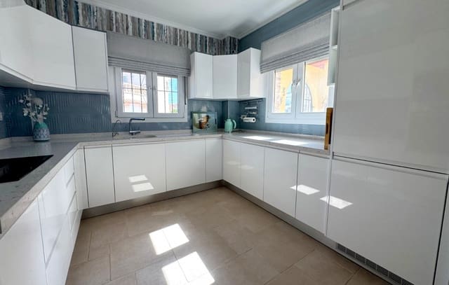 Chalet de 3 habitaciones en Ciudad Quesada, Rojales en venta con piscina garaje - 599.000 € (Ref: 9319552)