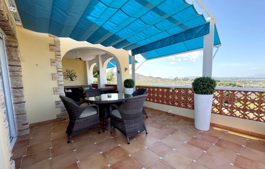 Chalet de 3 habitaciones en Ciudad Quesada en venta con piscina garaje - 599.000 € (Ref: 9319552)