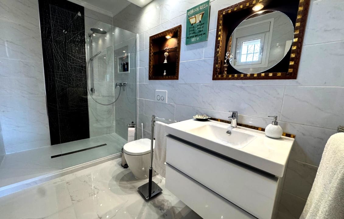 Chalet de 3 habitaciones en Ciudad Quesada en venta con piscina garaje - 599.000 € (Ref: 9319552)