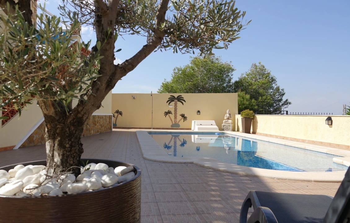 Chalet de 3 habitaciones en Ciudad Quesada en venta con piscina garaje - 599.000 € (Ref: 9319552)