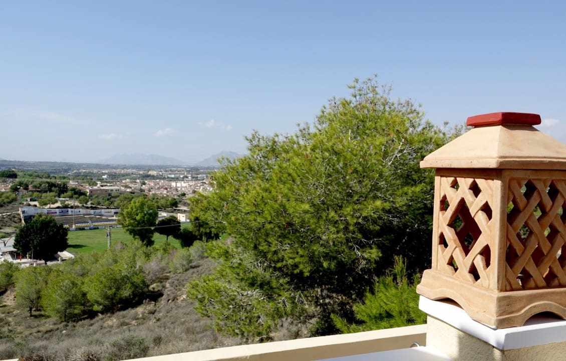 Chalet de 3 habitaciones en Ciudad Quesada en venta con piscina garaje - 599.000 € (Ref: 9319552)