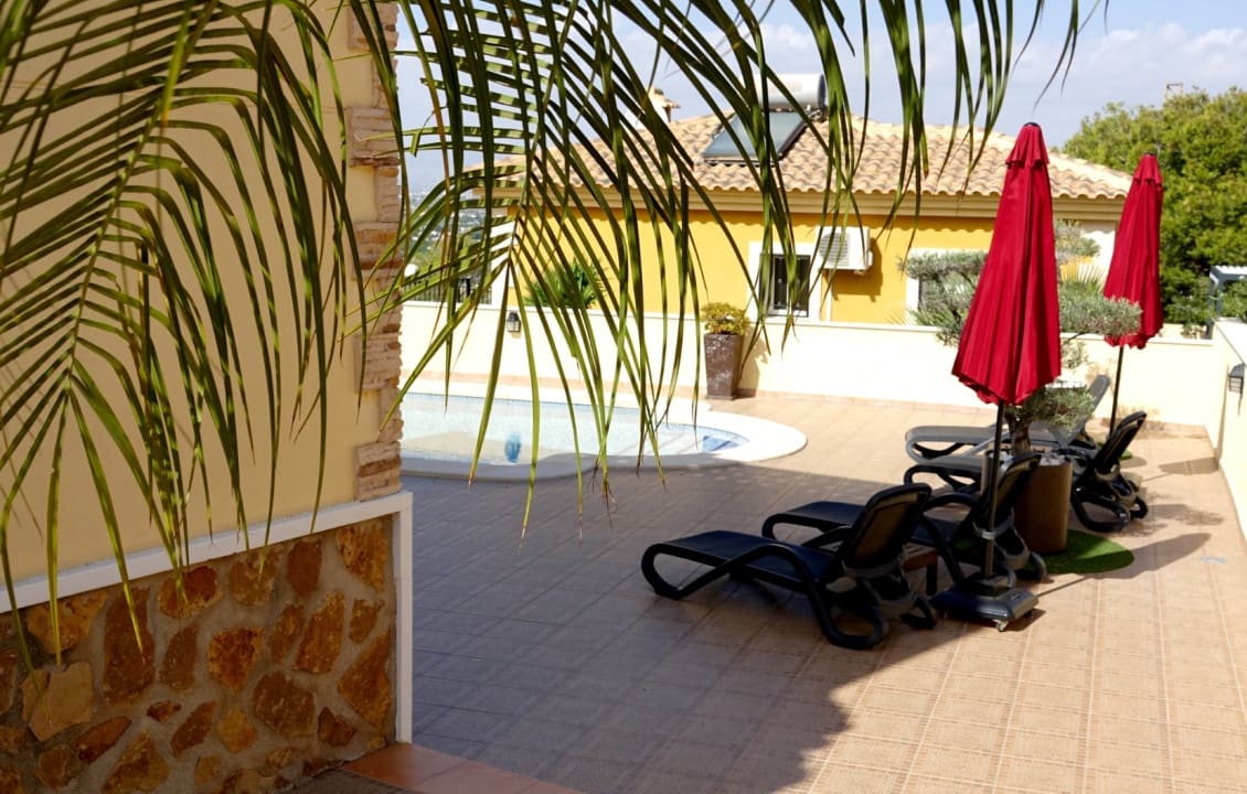 Chalet de 3 habitaciones en Ciudad Quesada en venta con piscina garaje - 599.000 € (Ref: 9319552)