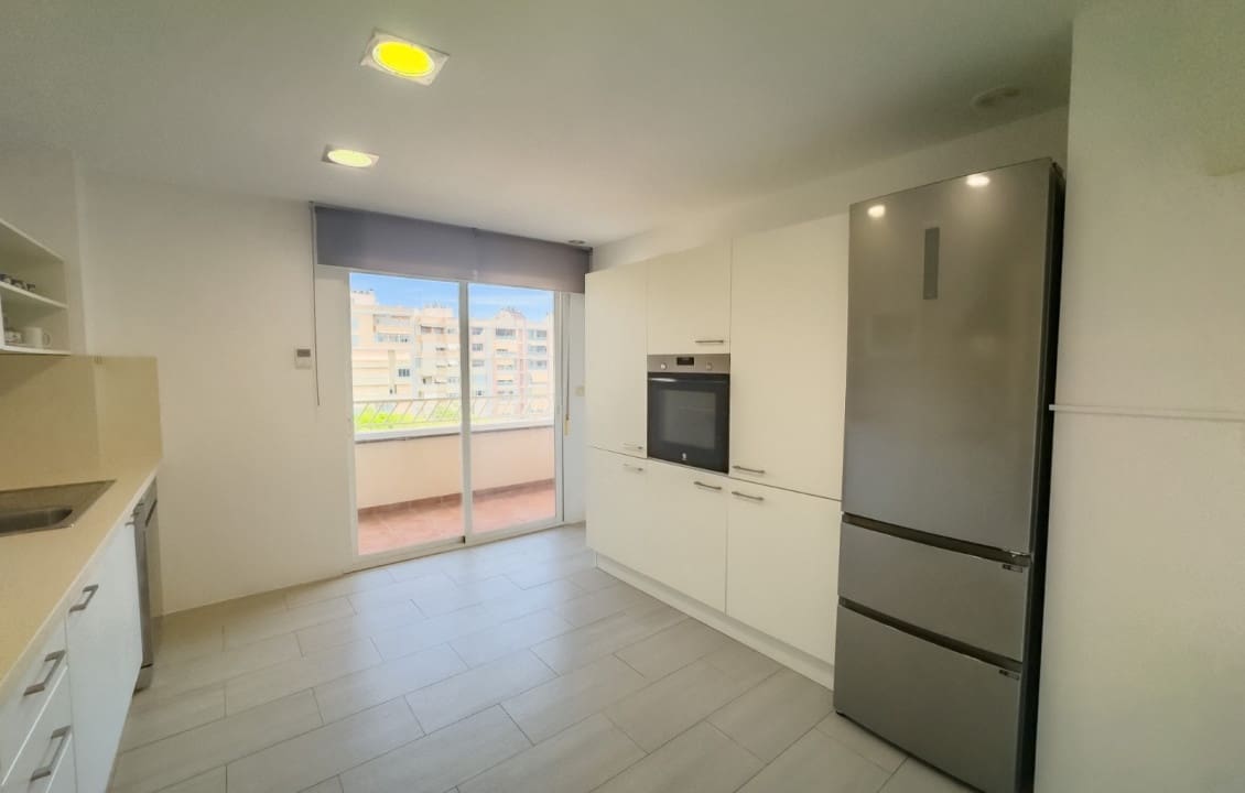 2 bedroom Flat for rent in Elche / Elx - € 1,200 (Ref: 9340388)