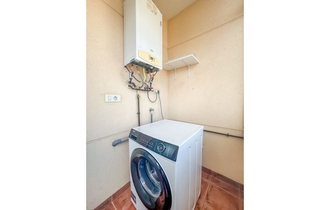 2 bedroom Flat for rent in Elche / Elx - € 1,200 (Ref: 9340388)