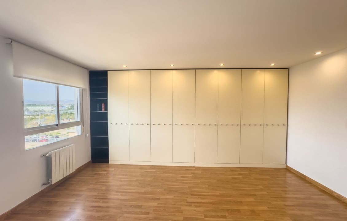 2 bedroom Flat for rent in Elche / Elx - € 1,200 (Ref: 9340388)