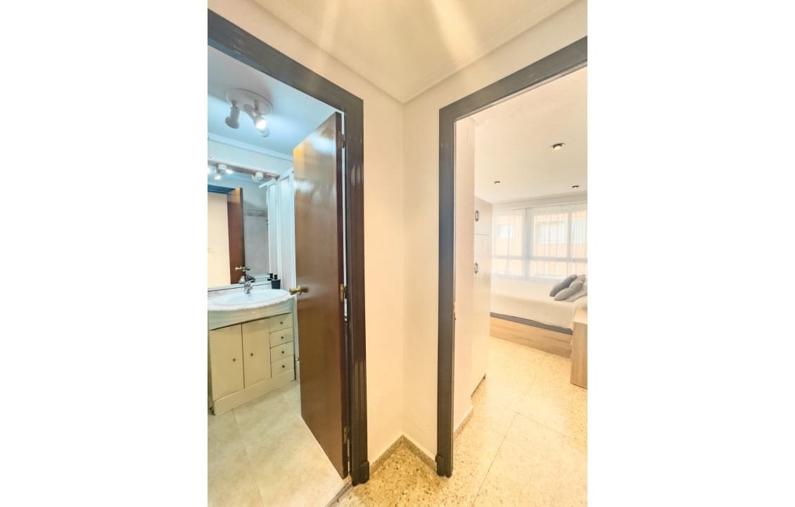 3 slaapkamer Appartement voor vakantieverhuur in Santa Pola - € 1.000 (Ref: 9357426)