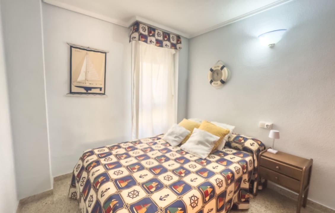 3 slaapkamer Appartement voor vakantieverhuur in Santa Pola - € 1.000 (Ref: 9357426)