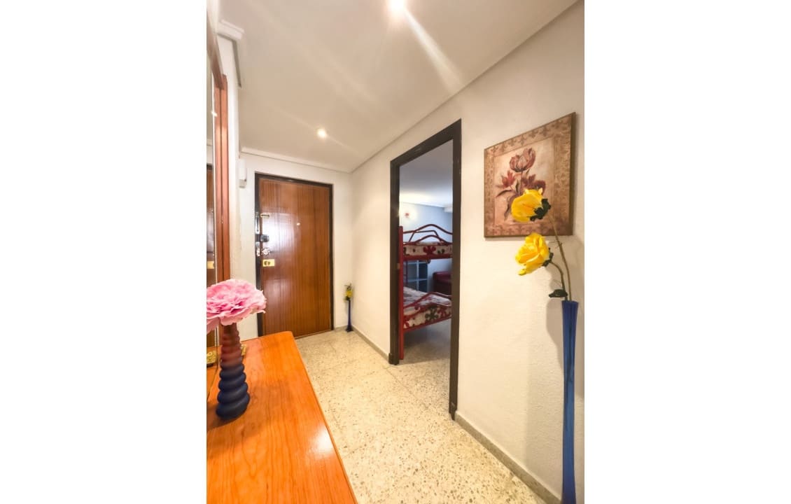 3 slaapkamer Appartement voor vakantieverhuur in Santa Pola - € 1.000 (Ref: 9357426)