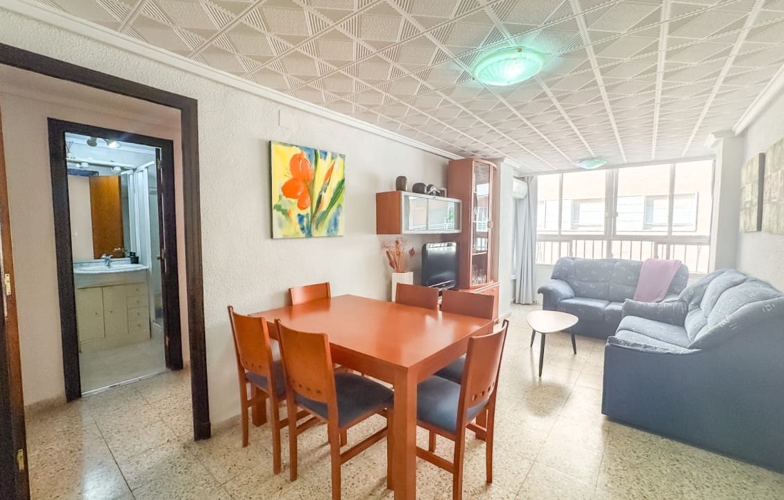 3 slaapkamer Appartement voor vakantieverhuur in Santa Pola - € 1.000 (Ref: 9357426)