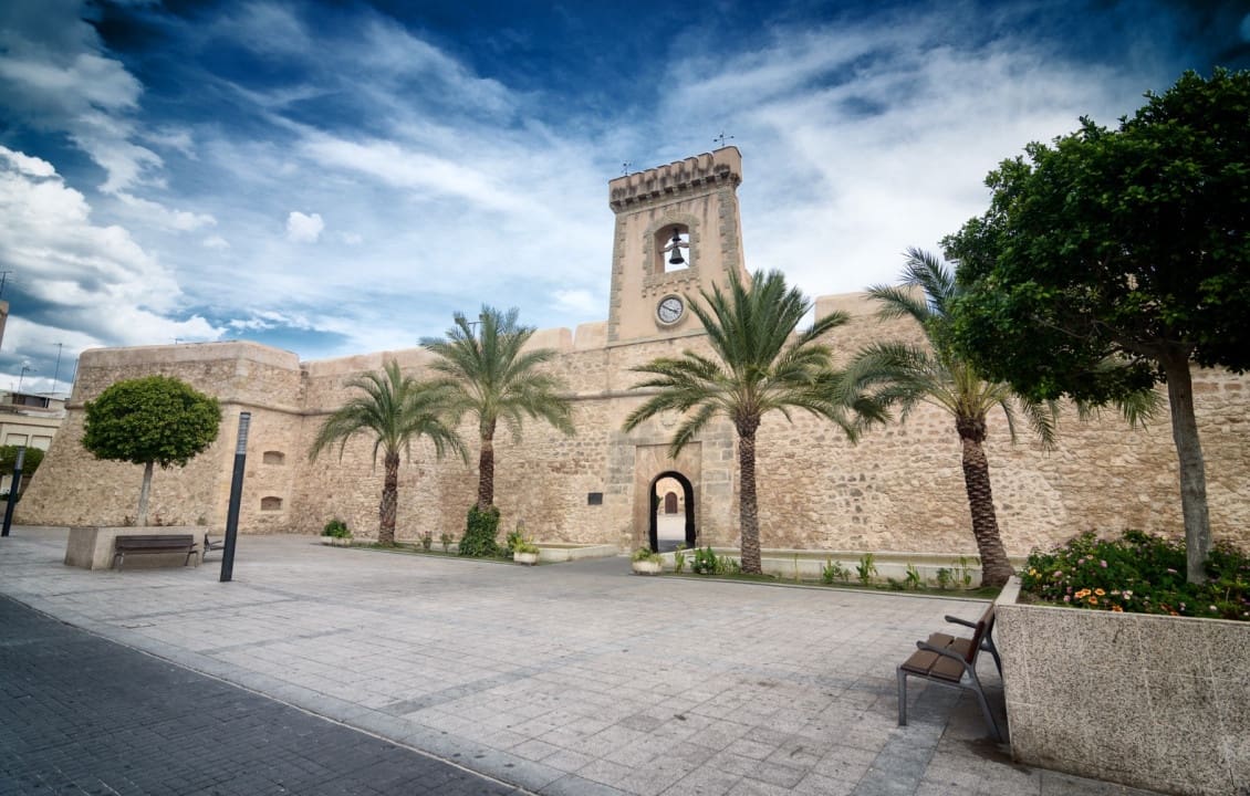 3 slaapkamer Appartement voor vakantieverhuur in Santa Pola - € 1.000 (Ref: 9357426)