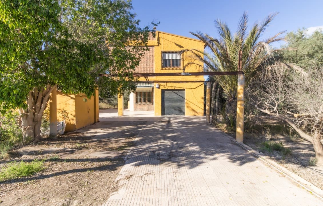 4 soveværelse Villa til salg i Elche / Elx med swimmingpool - € 350.000 (Ref: 9377735)