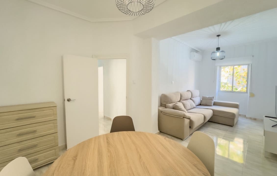 2 bedroom Flat for rent in Elche / Elx - € 700 (Ref: 9398788)