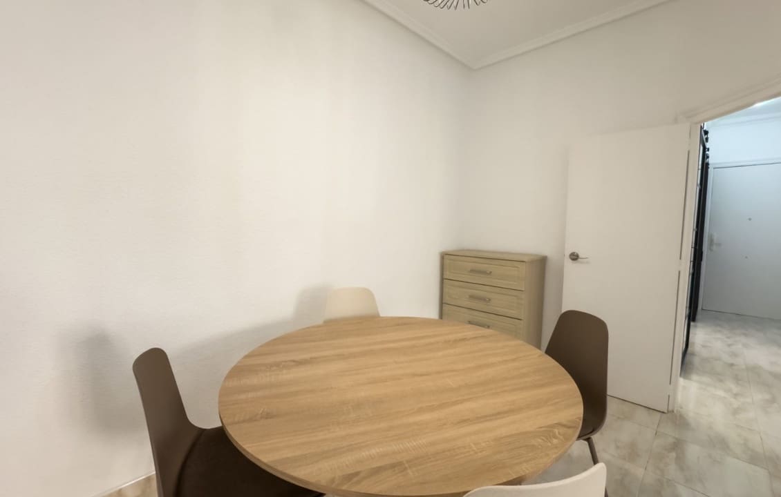 2 bedroom Flat for rent in Elche / Elx - € 700 (Ref: 9398788)