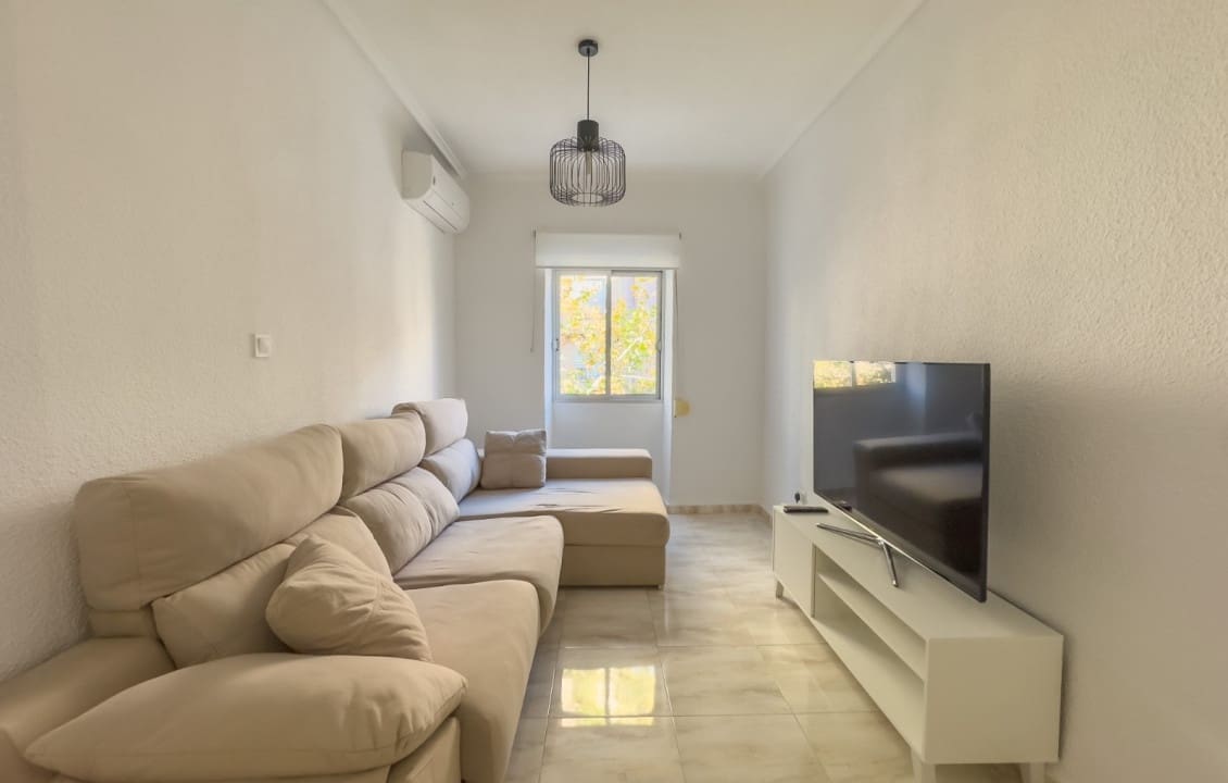 2 bedroom Flat for rent in Elche / Elx - € 700 (Ref: 9398788)