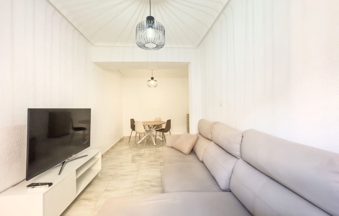 2 bedroom Flat for rent in Elche / Elx - € 700 (Ref: 9398788)