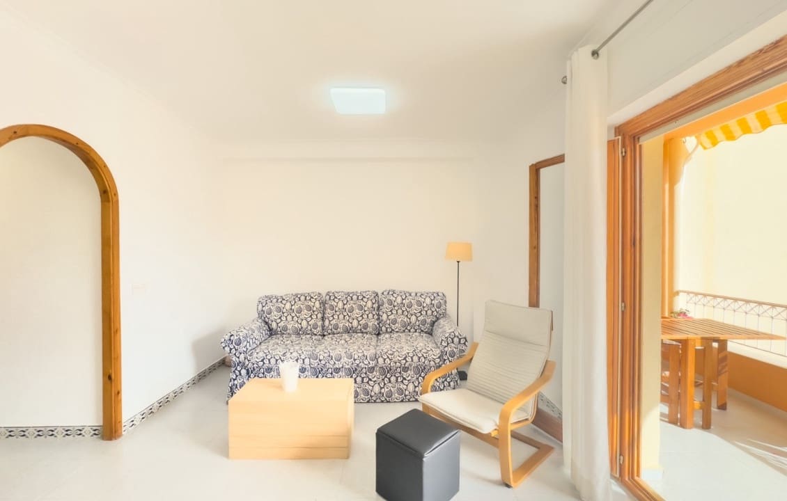 2 slaapkamer Bungalow voor vakantieverhuur in Santa Pola met zwembad - € 650 (Ref: 9409070)