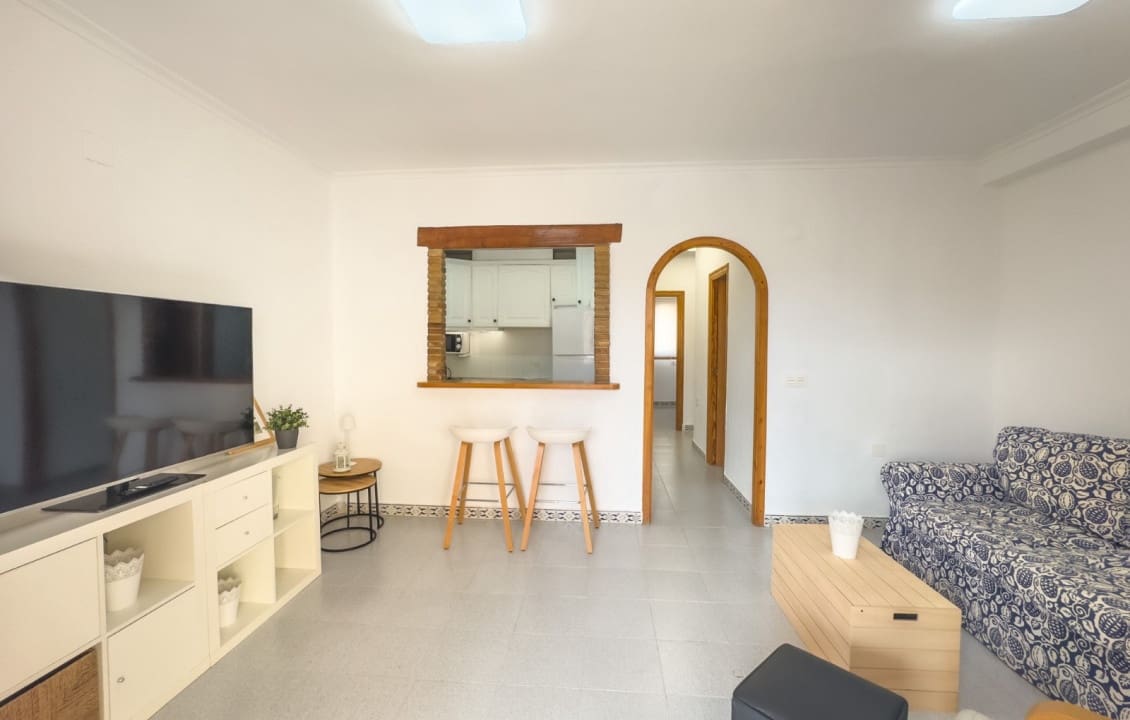 2 slaapkamer Bungalow voor vakantieverhuur in Santa Pola met zwembad - € 650 (Ref: 9409070)