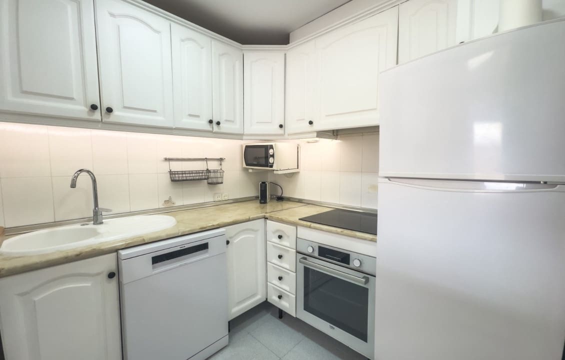 2 slaapkamer Bungalow voor vakantieverhuur in Santa Pola met zwembad - € 650 (Ref: 9409070)