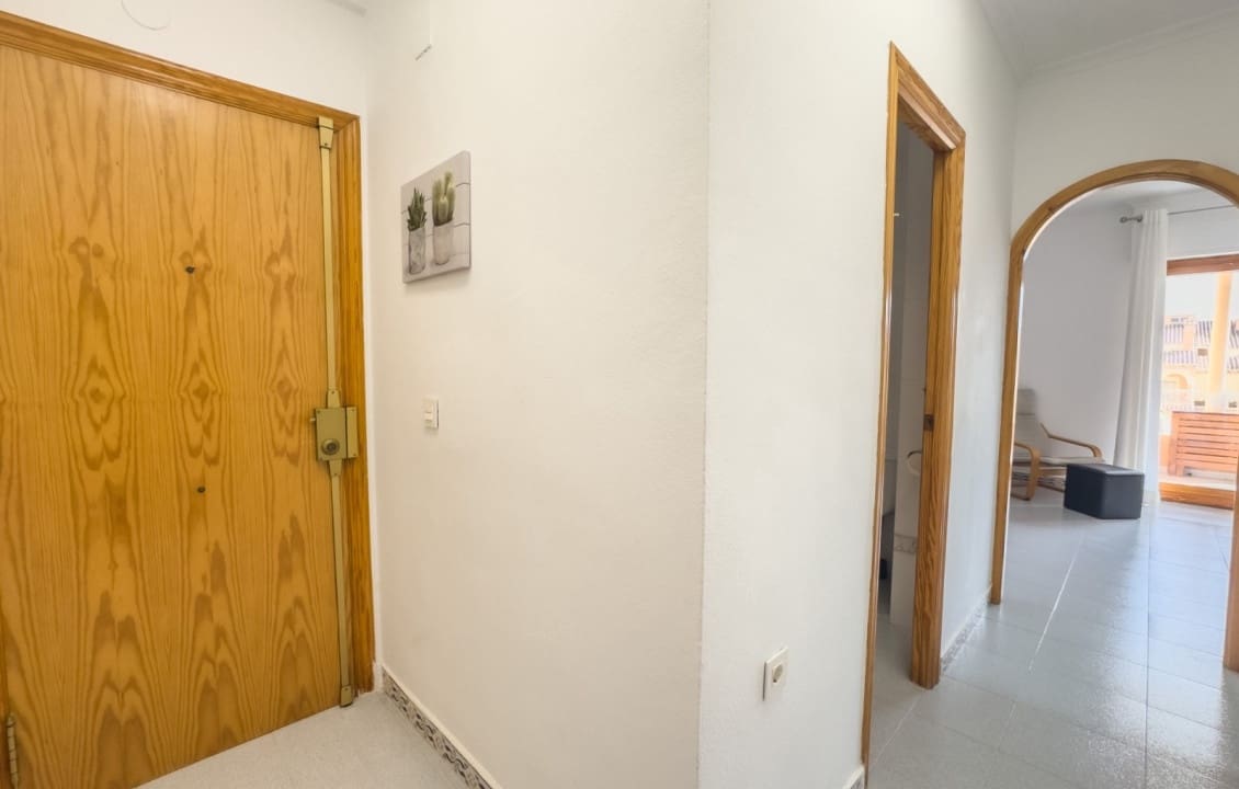 2 slaapkamer Bungalow voor vakantieverhuur in Santa Pola met zwembad - € 650 (Ref: 9409070)
