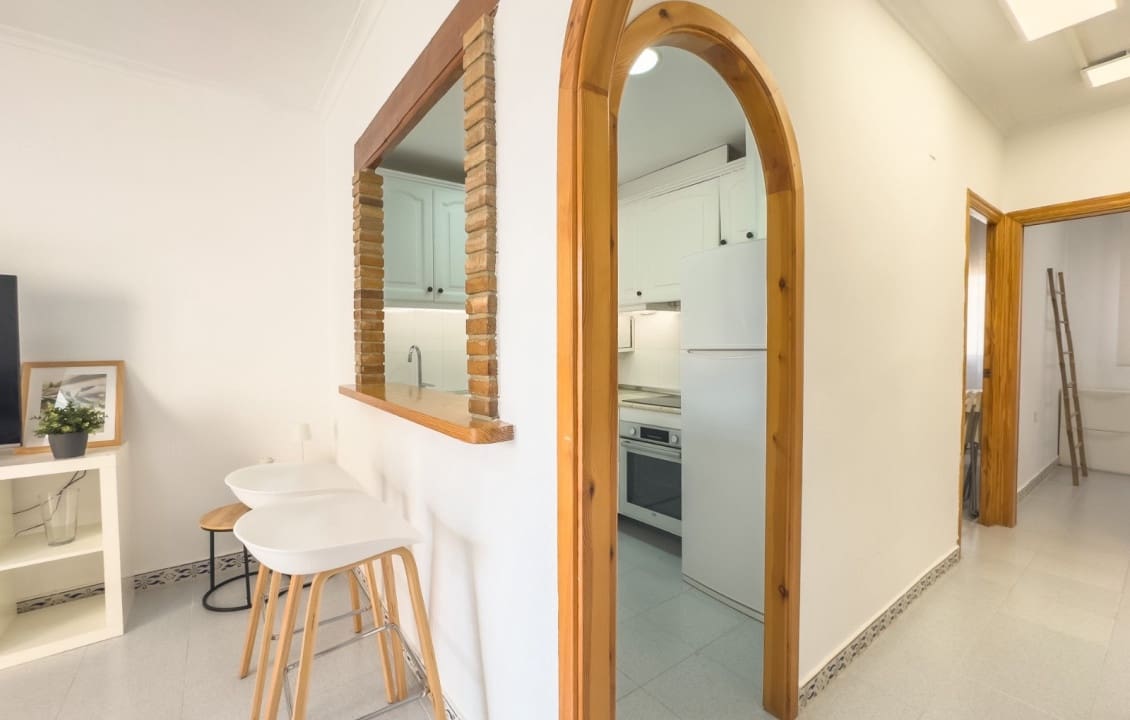 2 slaapkamer Bungalow voor vakantieverhuur in Santa Pola met zwembad - € 650 (Ref: 9409070)