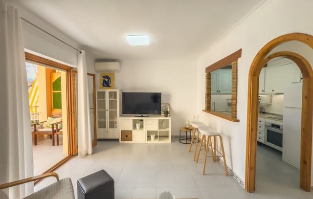 2 makuuhuone Bungalow lomavuokrausta paikassa Calas Santiago Bernabéu, Santa Pola mukana uima-altaan - 650 € (Ref: 9409070)