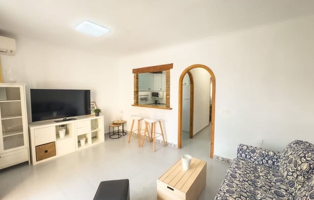 2 makuuhuone Bungalow lomavuokrausta paikassa Calas Santiago Bernabéu, Santa Pola mukana uima-altaan - 650 € (Ref: 9409070)