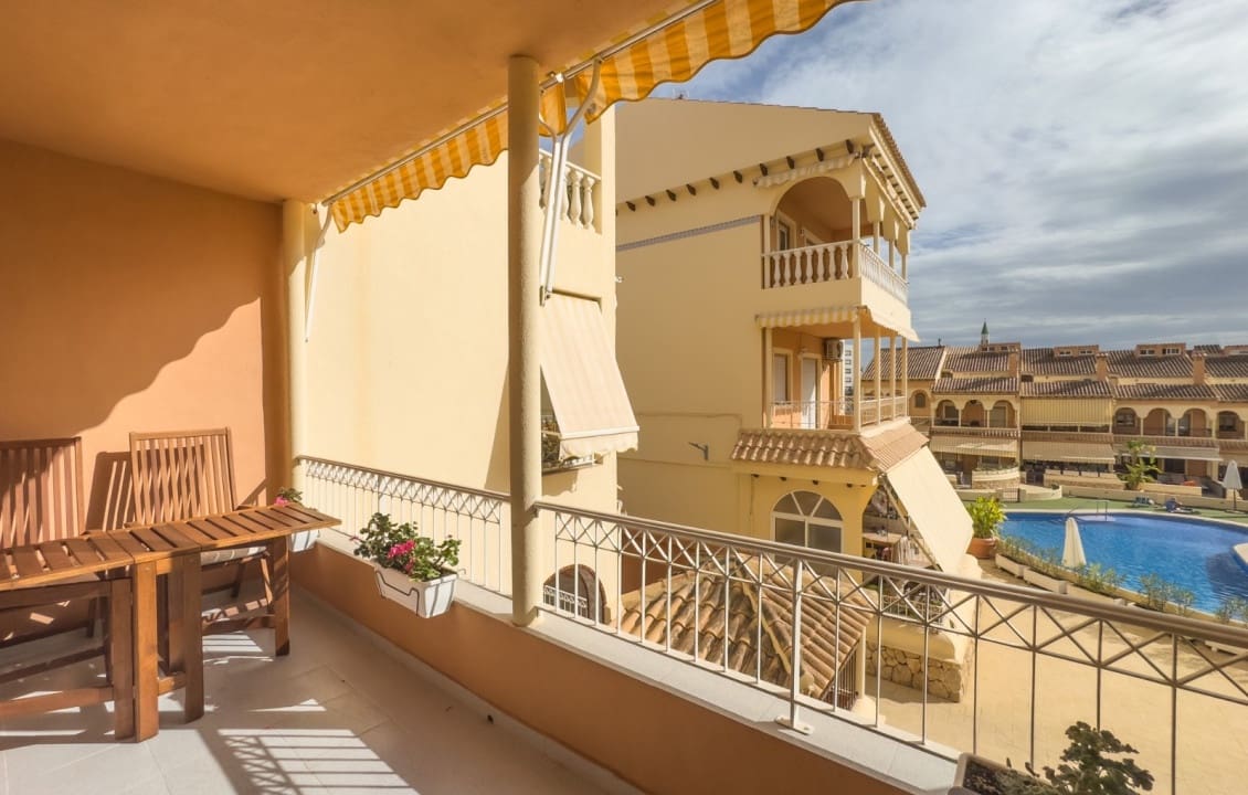 2 slaapkamer Bungalow voor vakantieverhuur in Santa Pola met zwembad - € 650 (Ref: 9409070)