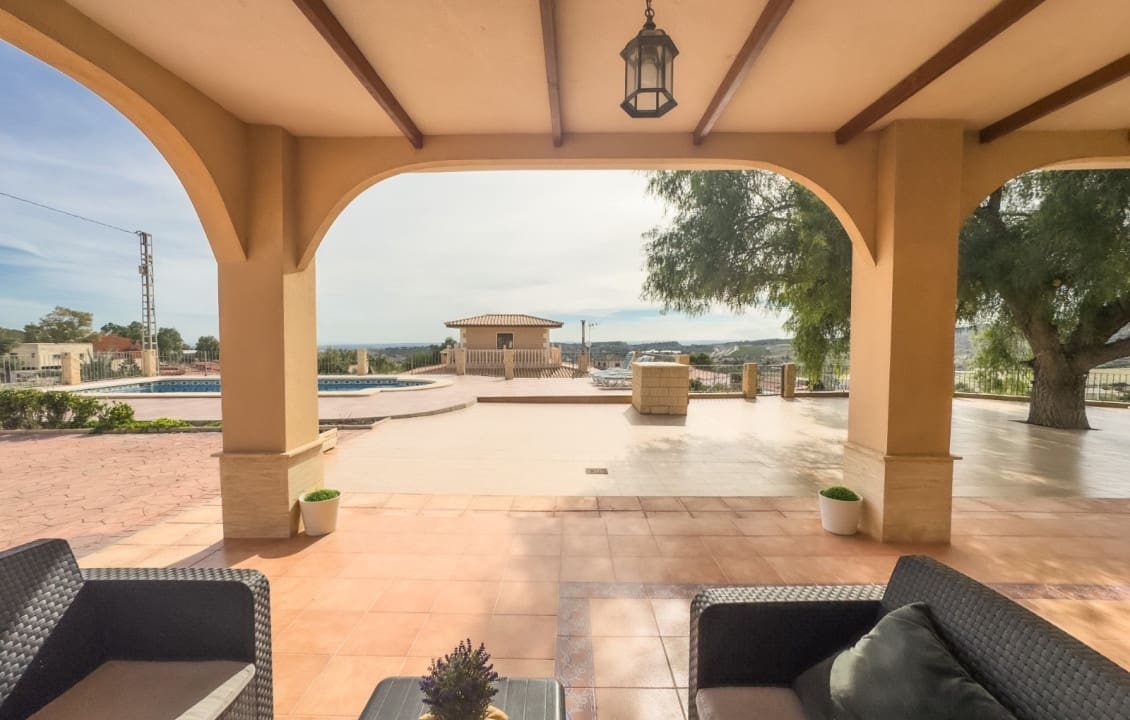 3 bedroom Villa for rent in Aspe with pool - € 1,400 (Ref: 9443655)