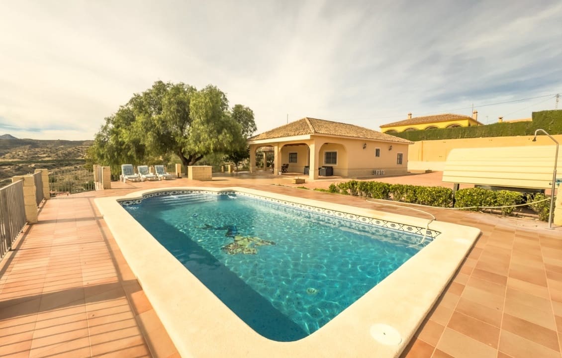 3 bedroom Villa for rent in Aspe with pool - € 1,400 (Ref: 9443655)