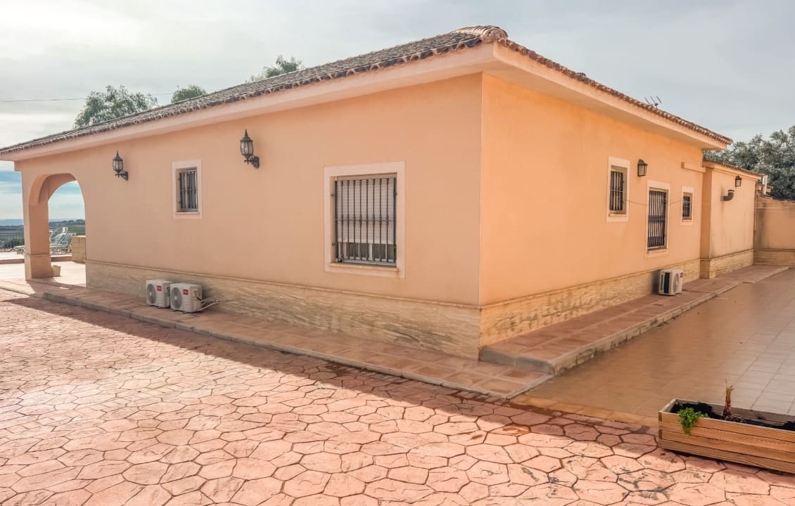 3 bedroom Villa for rent in Aspe with pool - € 1,400 (Ref: 9443655)