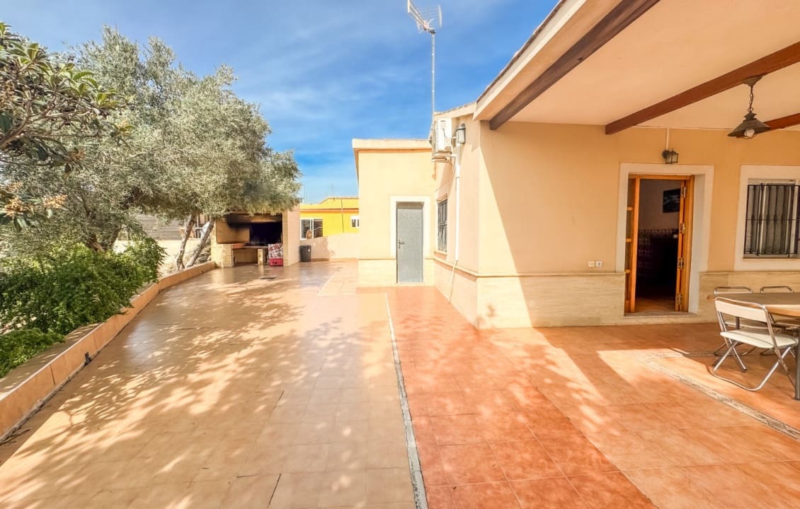 3 bedroom Villa for rent in Aspe with pool - € 1,400 (Ref: 9443655)