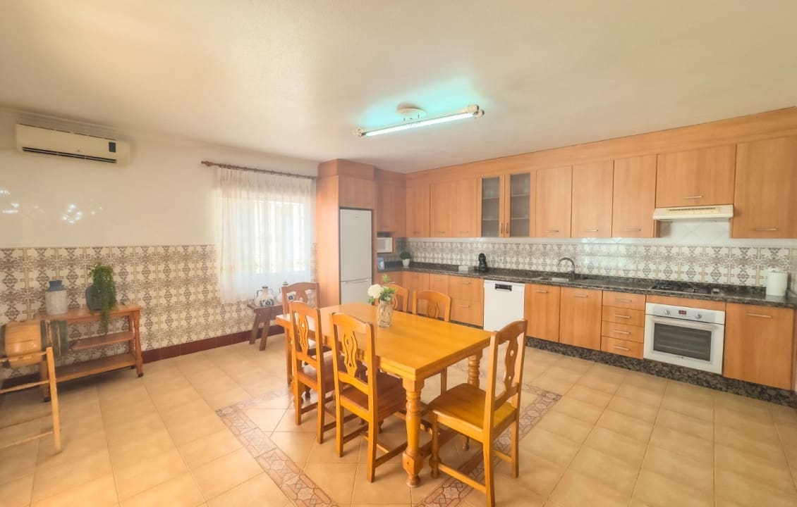 3 bedroom Villa for rent in Aspe with pool - € 1,400 (Ref: 9443655)