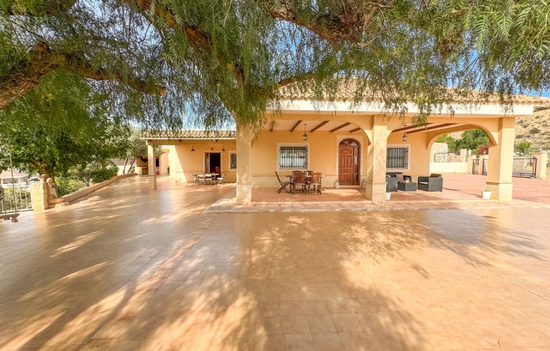 3 bedroom Villa for rent in Aspe with pool - € 1,400 (Ref: 9443655)