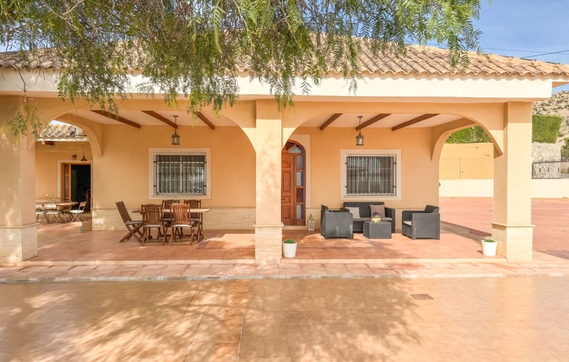 3 bedroom Villa for rent in Aspe with pool - € 1,400 (Ref: 9443655)