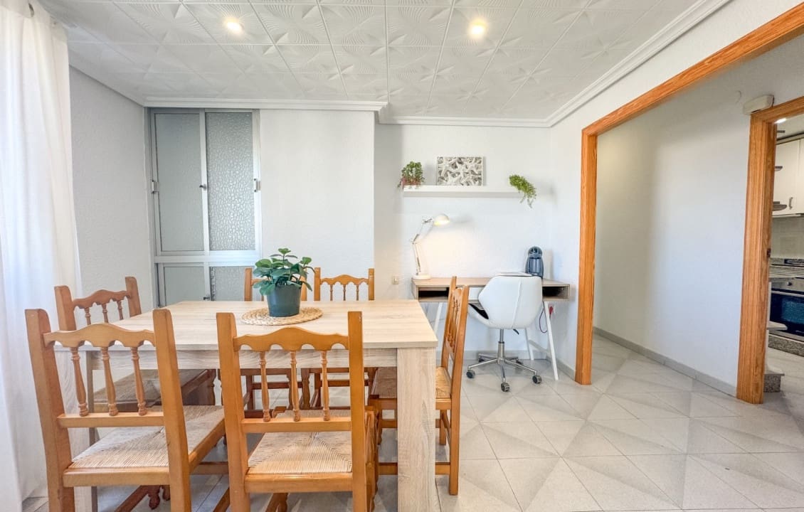 4 bedroom Apartment for rent in Santa Pola - € 800 (Ref: 9489964)