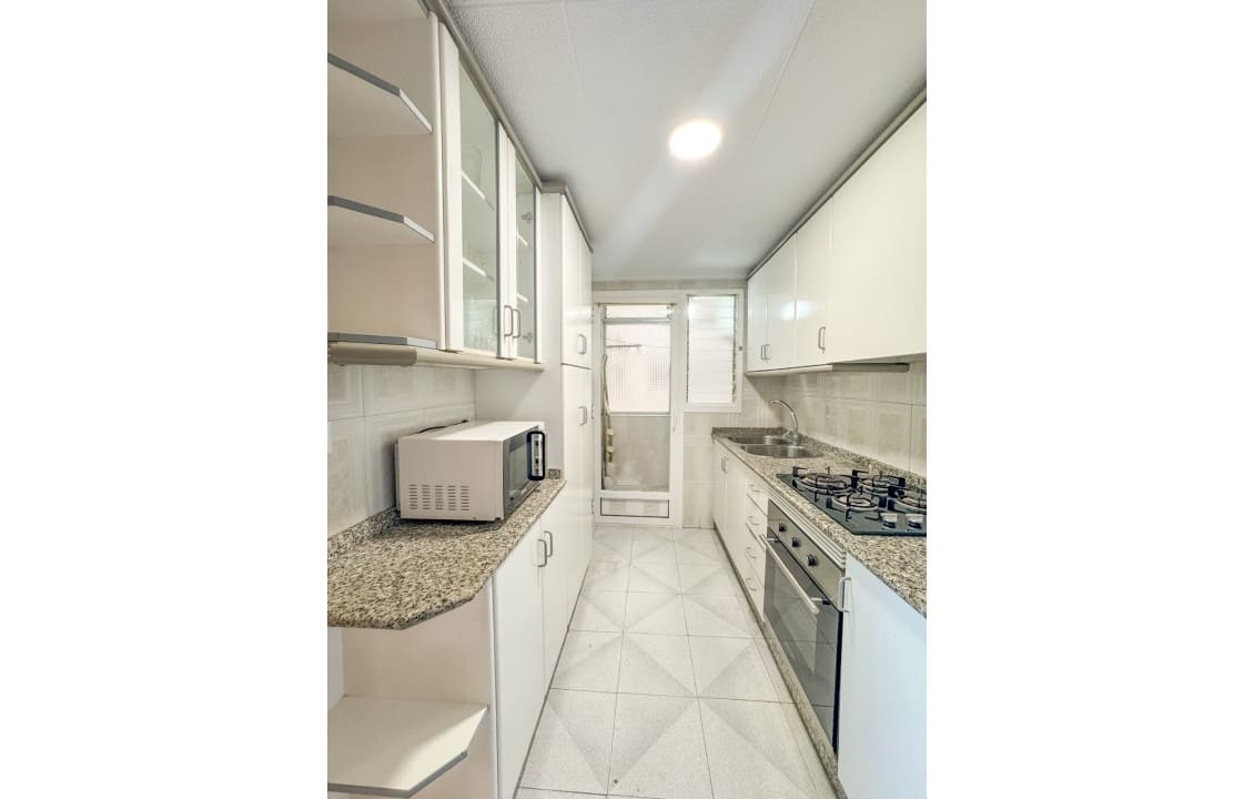 4 bedroom Apartment for rent in Santa Pola - € 800 (Ref: 9489964)