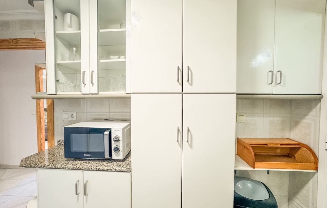 4 bedroom Apartment for rent in Santa Pola - € 800 (Ref: 9489964)