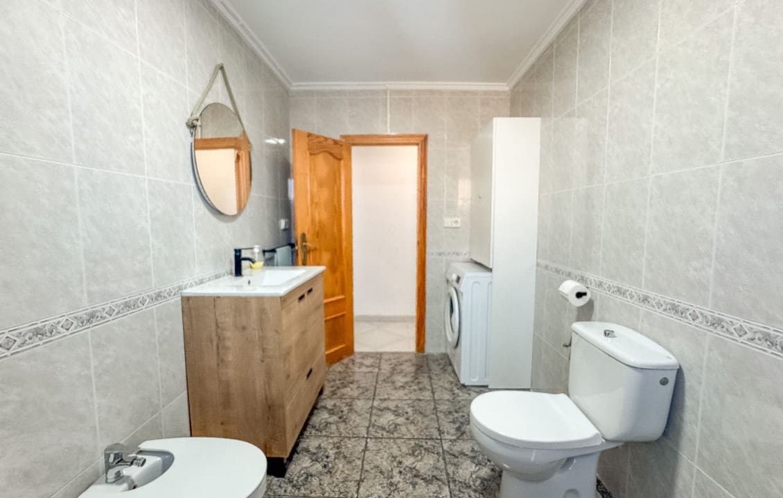 4 bedroom Apartment for rent in Santa Pola - € 800 (Ref: 9489964)