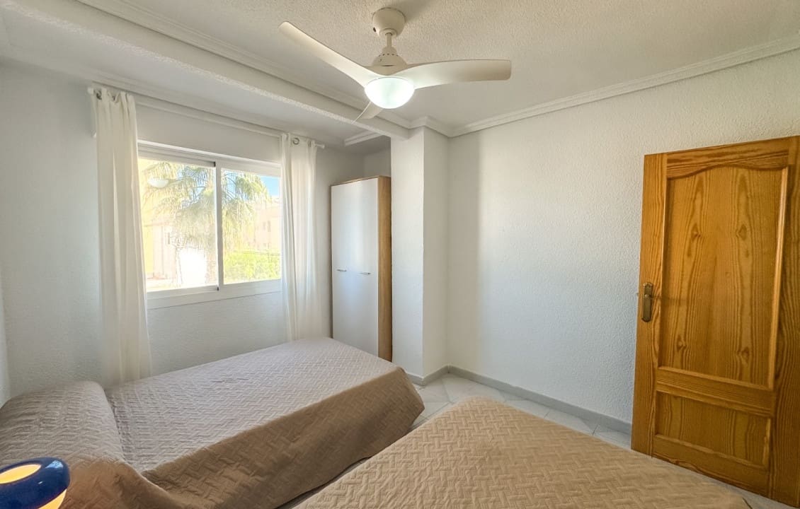 4 bedroom Apartment for rent in Santa Pola - € 800 (Ref: 9489964)