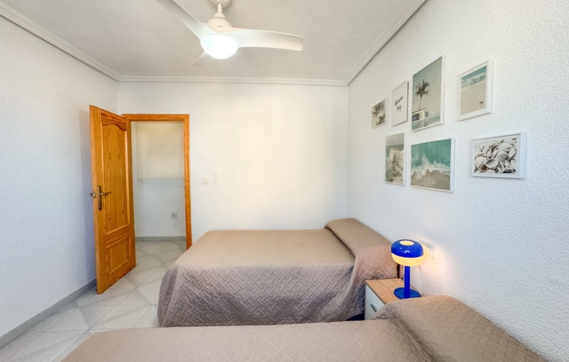 4 bedroom Apartment for rent in Santa Pola - € 800 (Ref: 9489964)