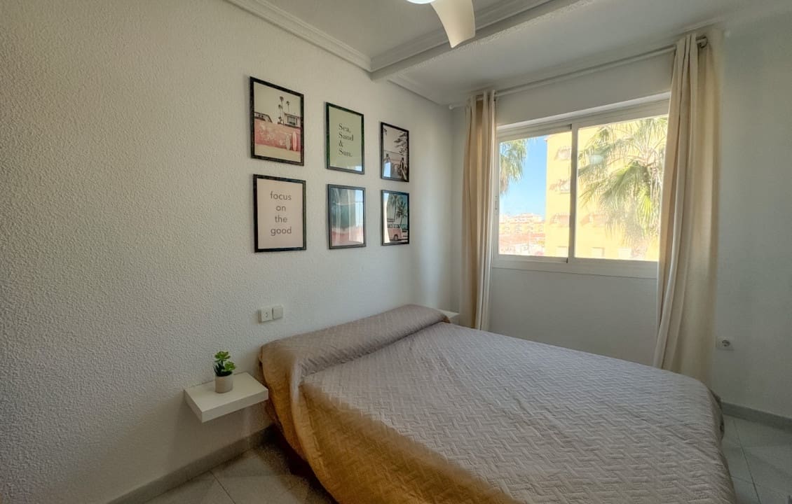 4 bedroom Apartment for rent in Santa Pola - € 800 (Ref: 9489964)