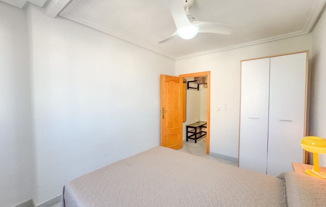 4 bedroom Apartment for rent in Santa Pola - € 800 (Ref: 9489964)