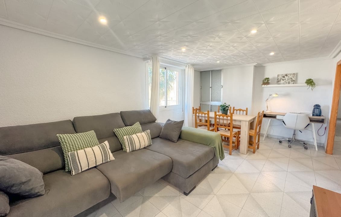 4 bedroom Apartment for rent in Santa Pola - € 800 (Ref: 9489964)