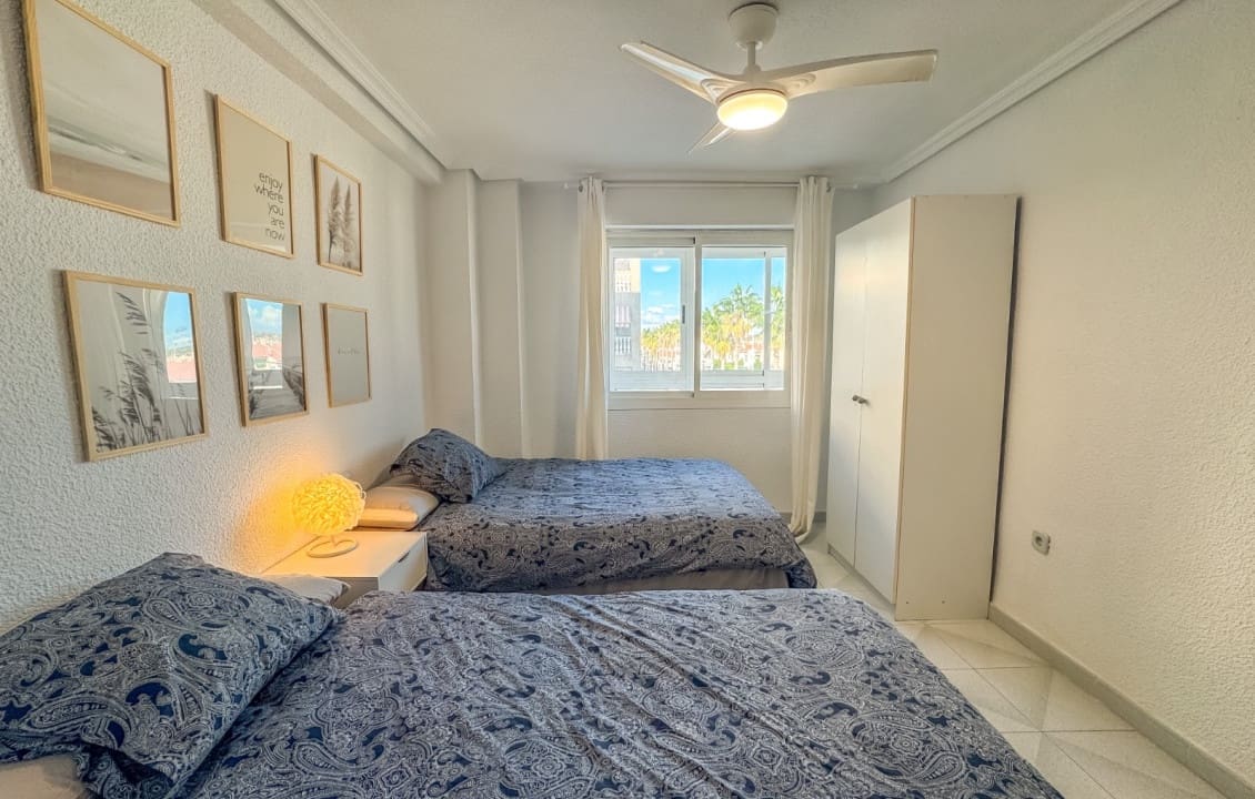 4 bedroom Apartment for rent in Santa Pola - € 800 (Ref: 9489964)