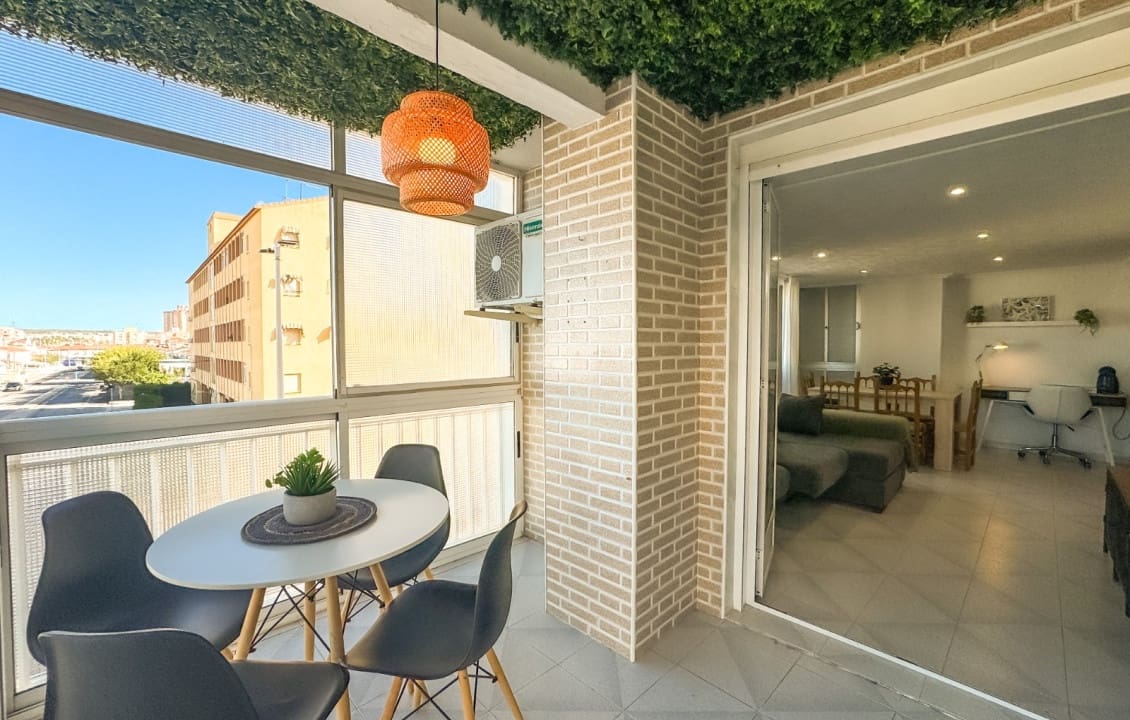 4 bedroom Apartment for rent in Santa Pola - € 800 (Ref: 9489964)