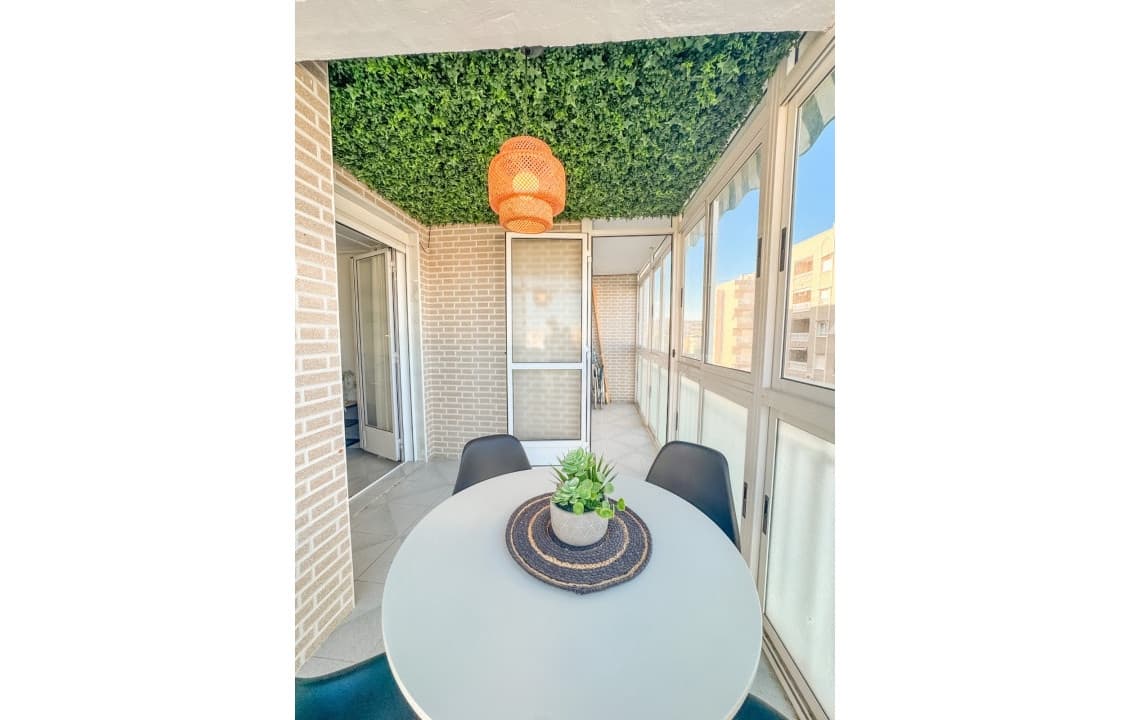 4 bedroom Apartment for rent in Santa Pola - € 800 (Ref: 9489964)